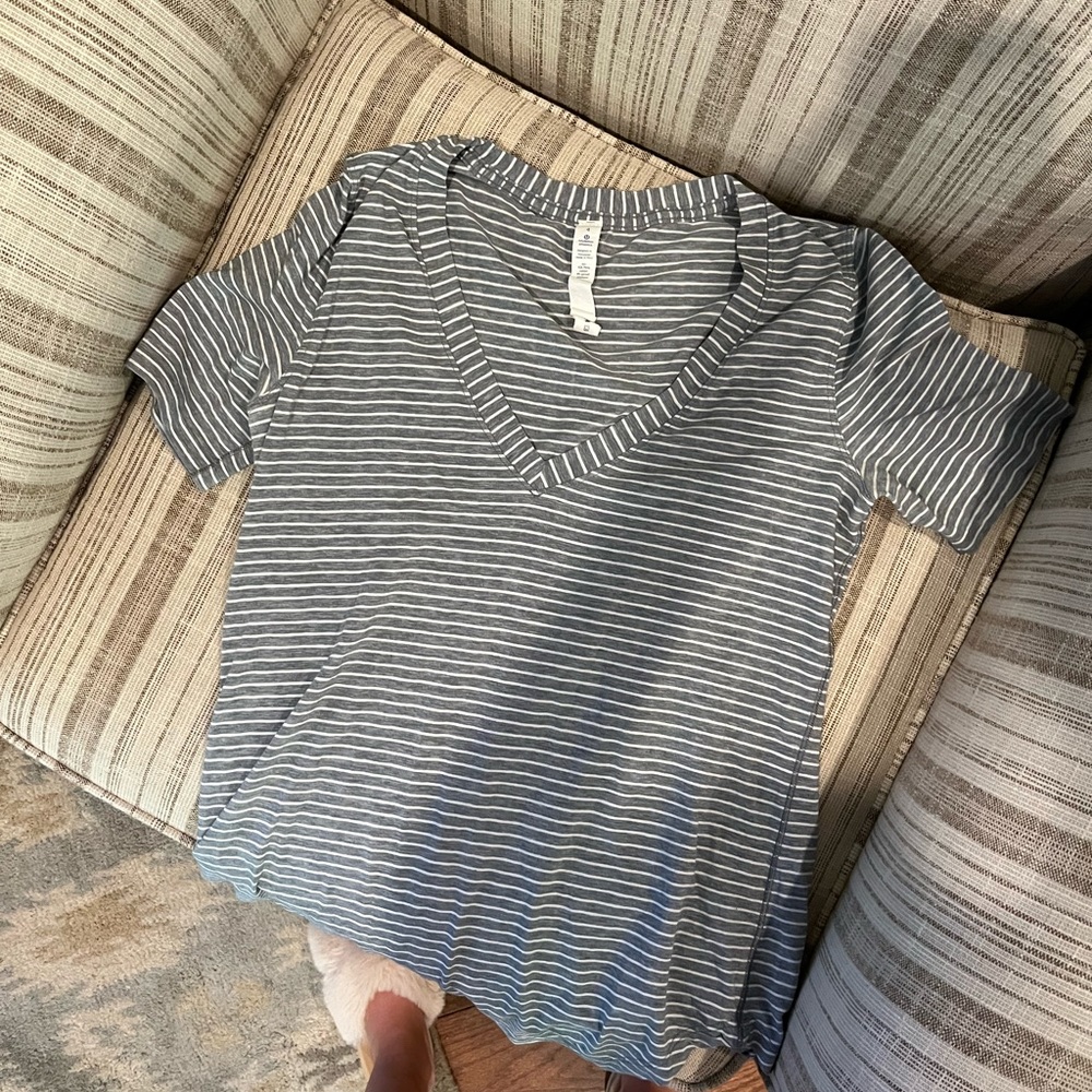 Lululemon Curved Hem Top- Size 4. Worn once